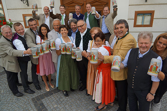 Der Festkrug der Wiesnwirte 2014 wurde am 24.07.2014 vorgestellt (Foto: Martin Schmitz)